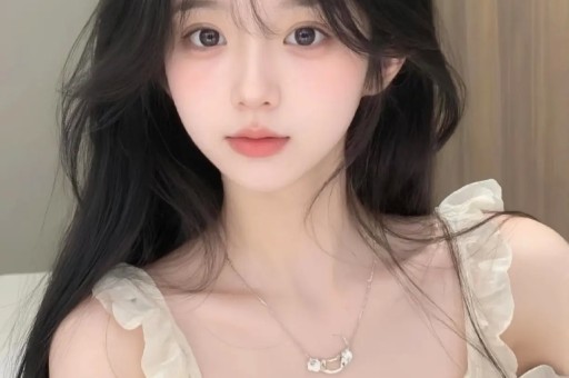 时隔10个月26岁女星回应蹲曾志伟双腿之间曾志伟真的被错骂了